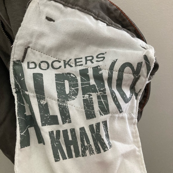 Mens Dockers Slim Khakis - Picture 3 of 5